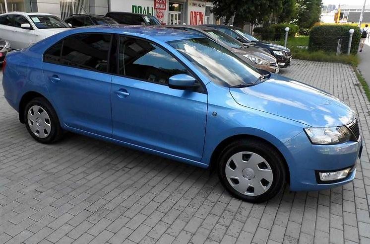 голубая Шкода