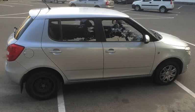 серая Фабия сбоку