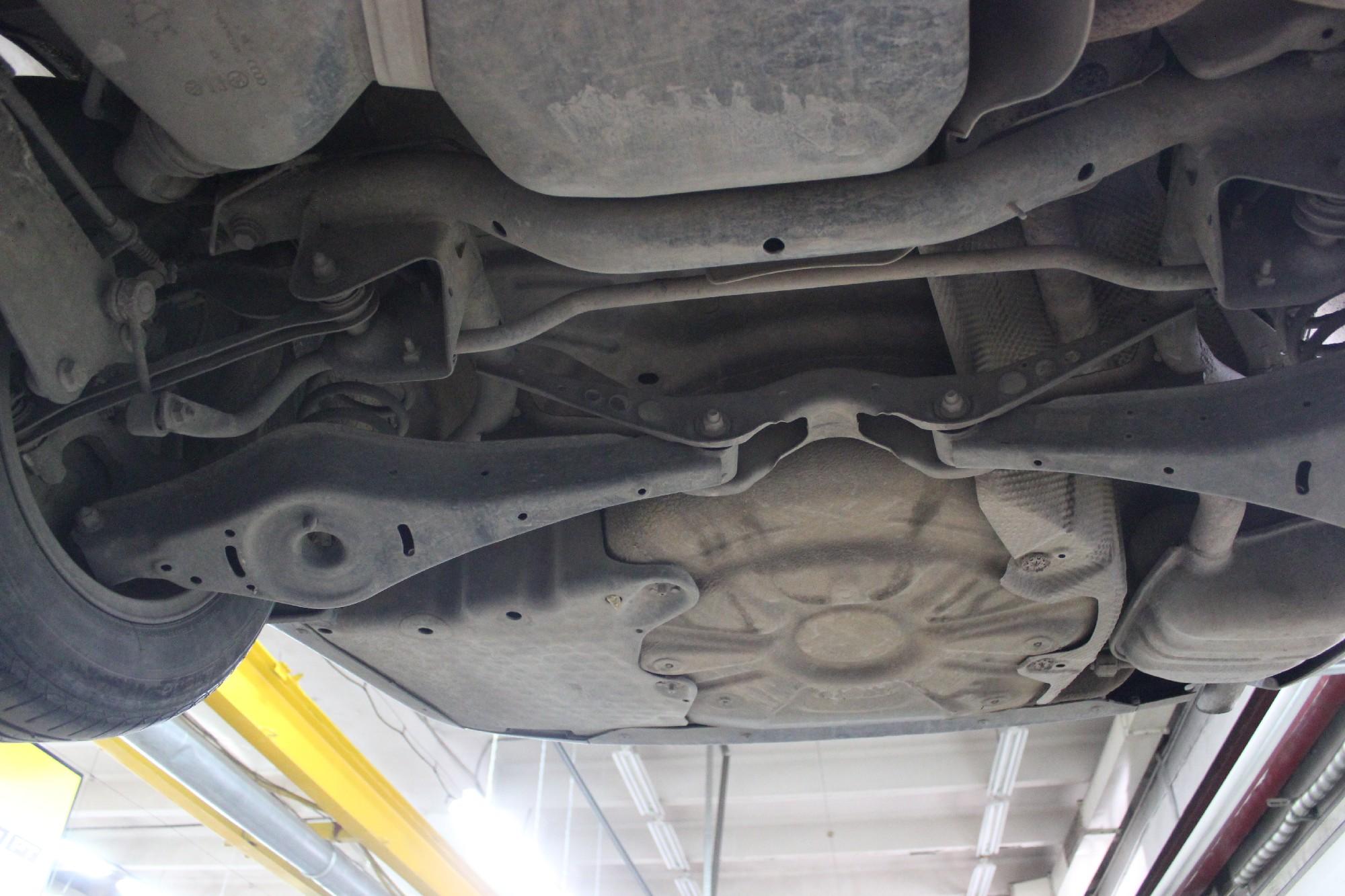 задняя подвеска Октавии снизу