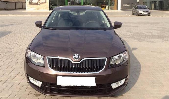 Шкода Октавия спереди