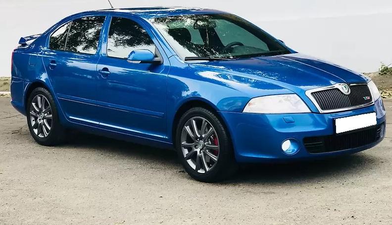 синяя Шкода