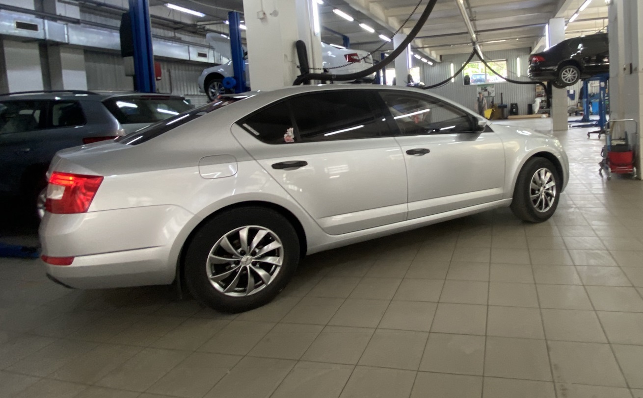 Подготовка Шкода к замене гидрокомпенсаторов