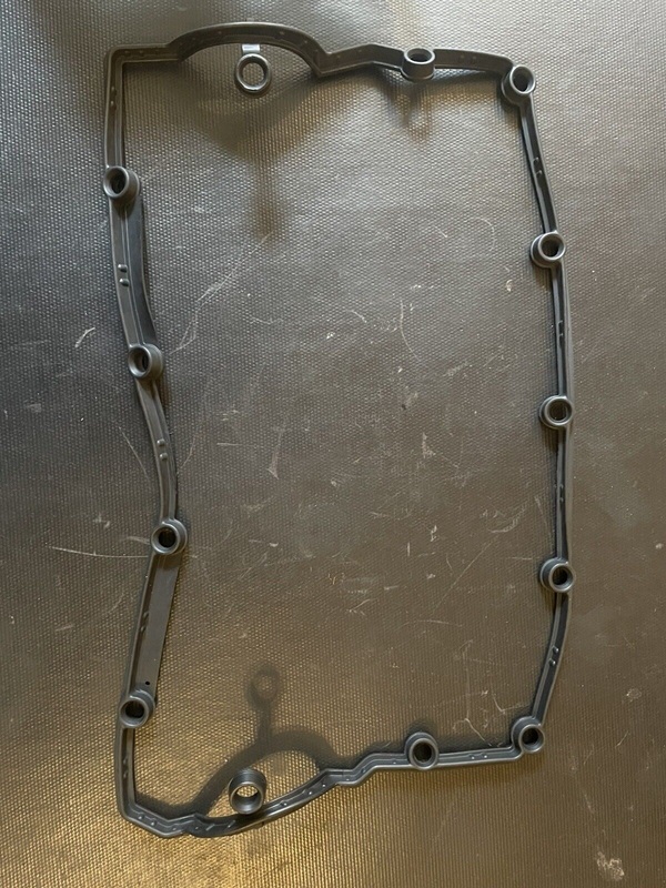 Новая прокладка клапанной крышки