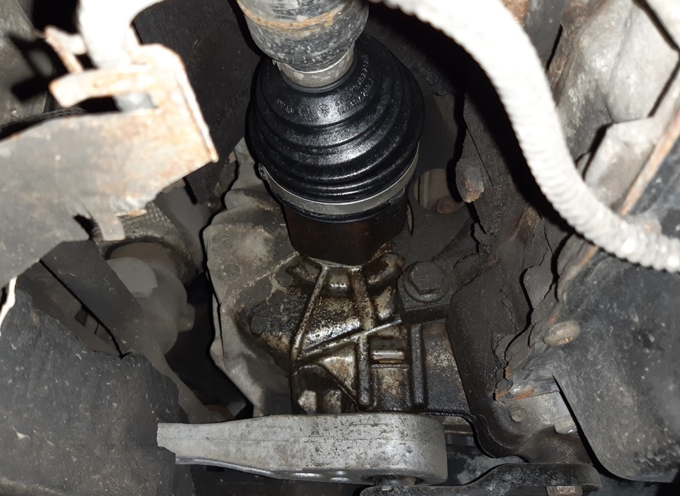 Замена сальника привода Шкода