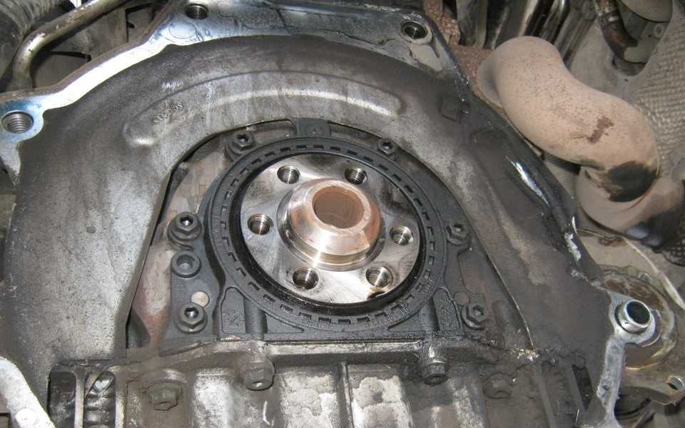 Замена заднего сальника коленвала Шкода