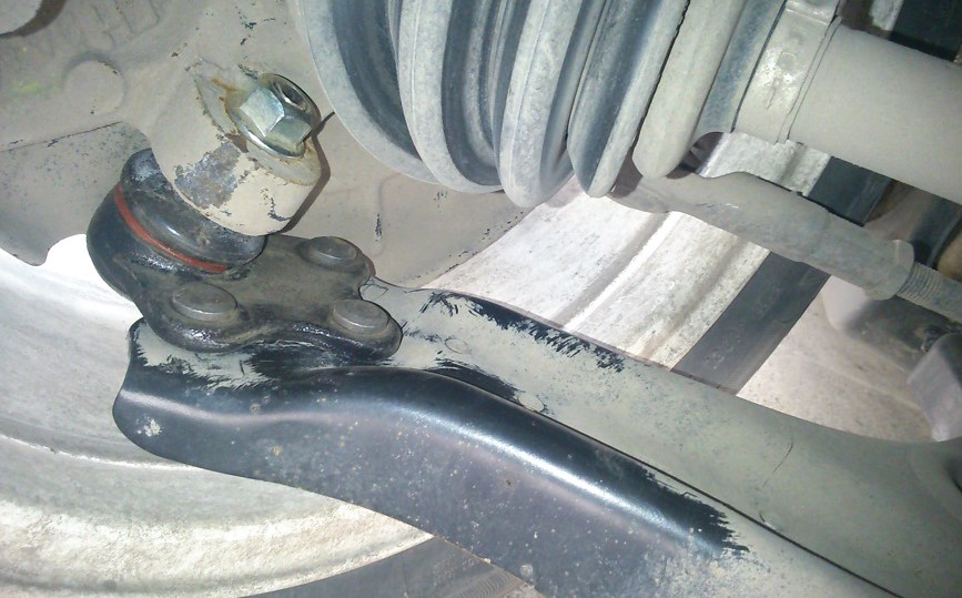 замену шаровой опоры Шкода