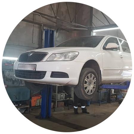 Шкода Октавия в сервисе