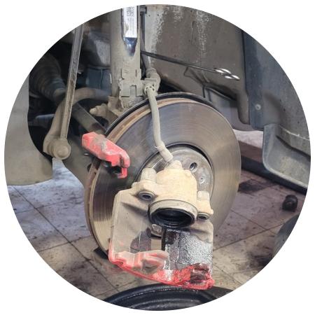 Замена суппорта Шкода Рапид