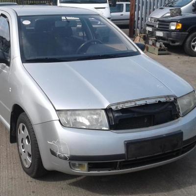 серая Фабия