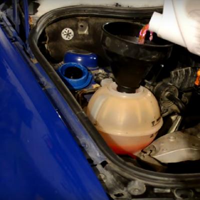 долив антифриза