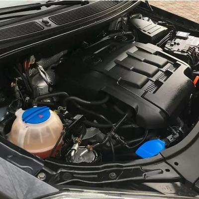 открытый капот на Шкоде