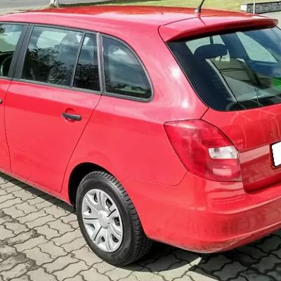 красная Фабия