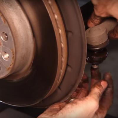 Замена рулевого наконечника на Шкоде Фабия