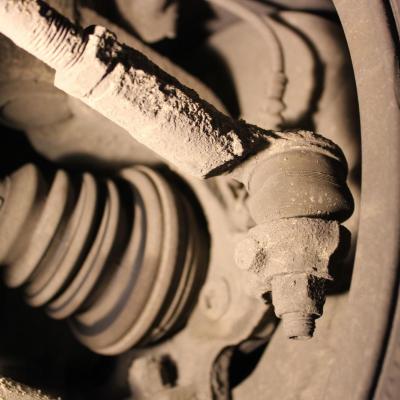 ШРУС и рулевой наконечник снизу