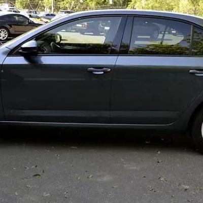 Октавия сбоку