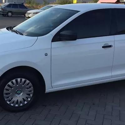 белый Рапид