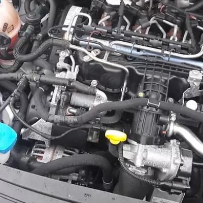 моторный отсек на Шкоде