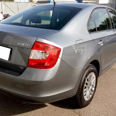 Шкода Рапид сзади