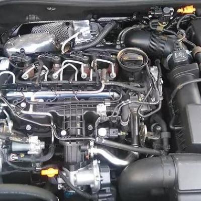 мотор под капотом Шкоды