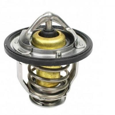 термостат на белом фоне