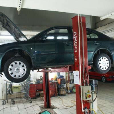 Октавия на подъемнкие