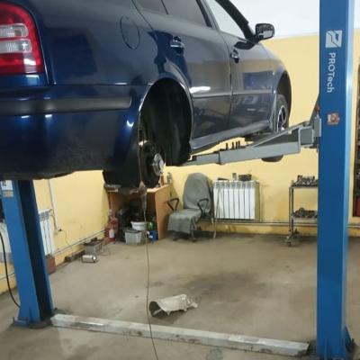 Шкода Октавия в сервисе