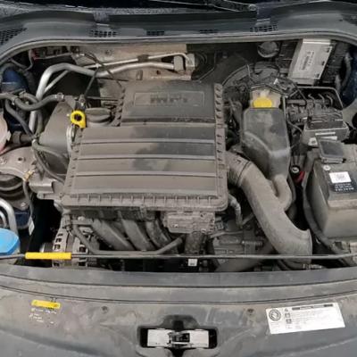 рапид с открытым капотом