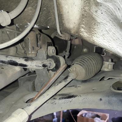 замена втулок стабилизатора  Шкода Рапид