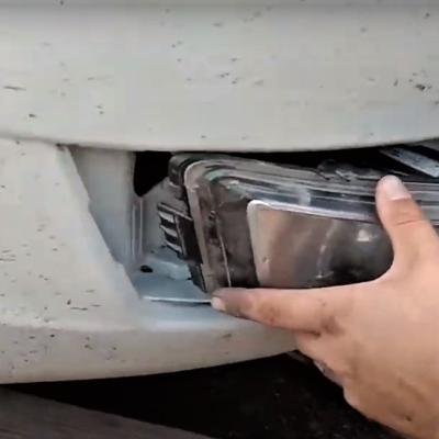 Замена противотуманной фары на Шкоде Рапид