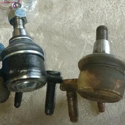 старая и новая шаровая опора Шкода Суперб