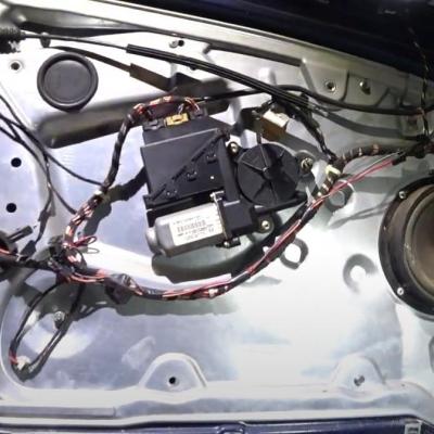 Замена трапеции стеклоподъемника Шкода Фабия