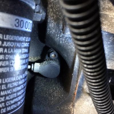 Доступ к датчику коленвала на Октавии