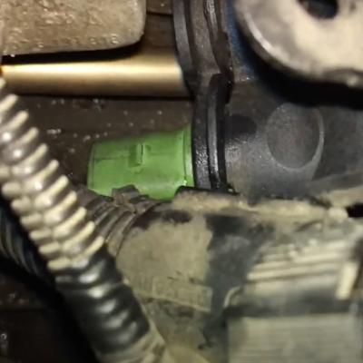 Замена датчика охлаждающей жидкости Шкода Октавия