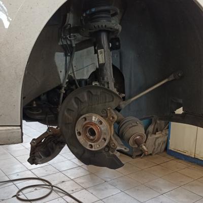 Замена ступичного подшипника Шкода Рапид