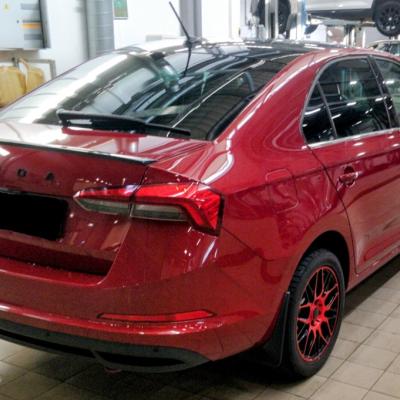 Шкода Рапид в процессе замены подрулевого шлейфа