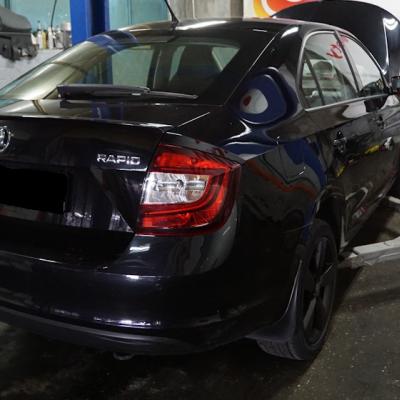 Шкода Рапид перед заменой заднего сальника коленвала