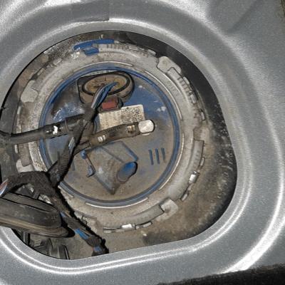 Замена топливного насоса Шкода Карок