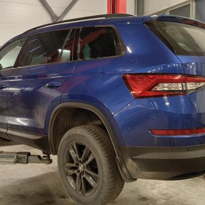 Шкода Кодиак готовится к замене стоек стабилизатора