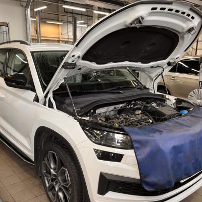 Шкода Кодиак готовится к замене переднего сальника коленвала