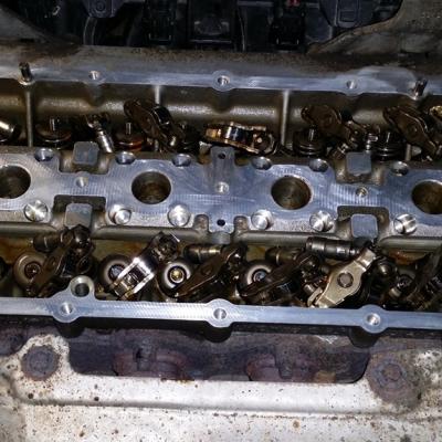 Замена прокладки клапанной крышки Шкода Румстер (герметика)