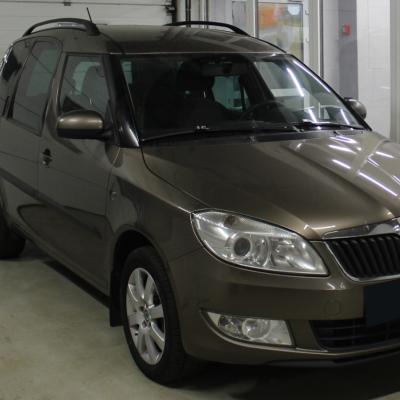 Шкода Румстер в автотехцентре после замены жидкости ГУР