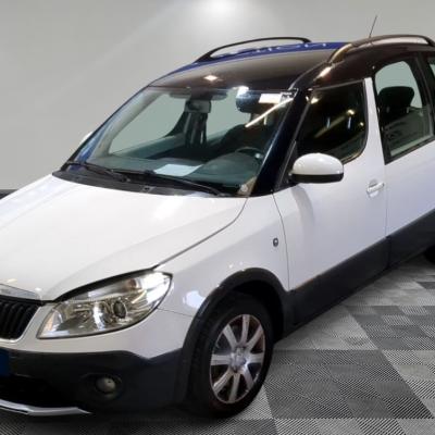 Шкода Румстер в автотехцентре после замены рулевой рейки