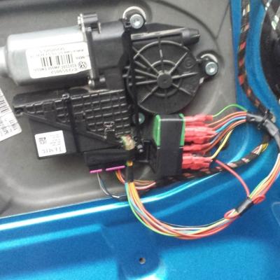 Замена стеклоподъемника Шкода Румстер