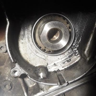 Замена переднего сальника коленвала Шкода Суперб