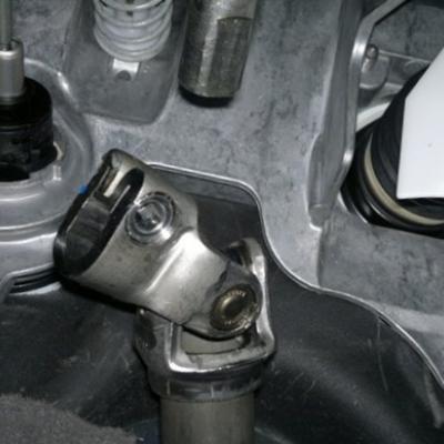 Замена рулевой крестовины Шкода Суперб