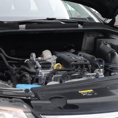 Шкода готовится к ремонту двигателя