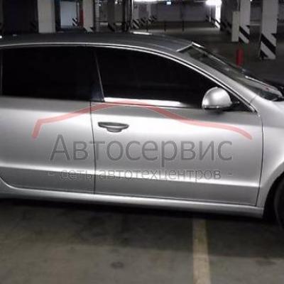 серый Суперб сбоку