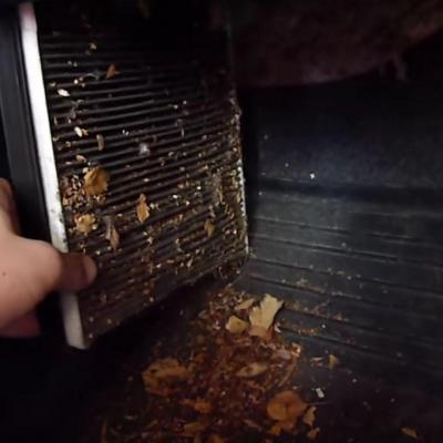 грязный салонный фильтр