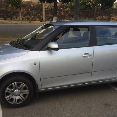 серая Фабия сбоку