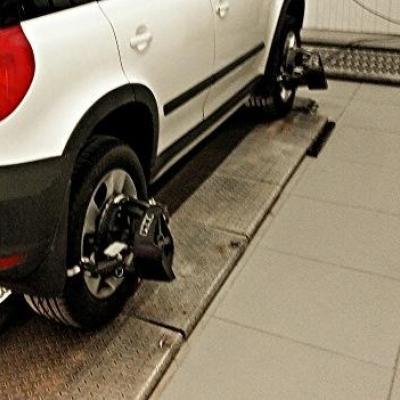 Шкода на стенде сход-развала